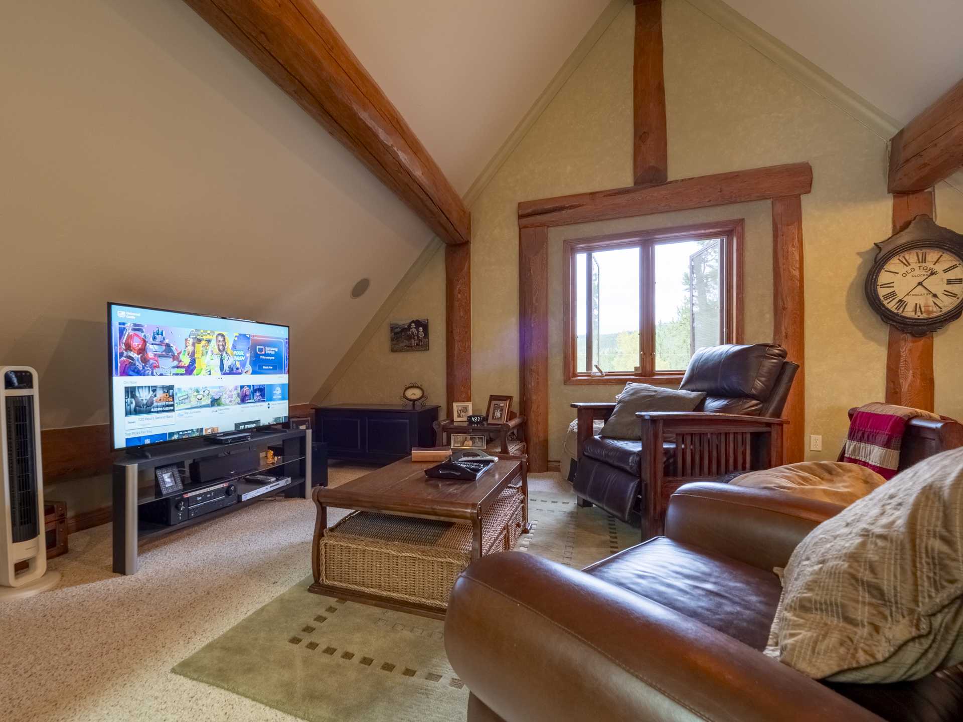 Bonus room with 3 double beds