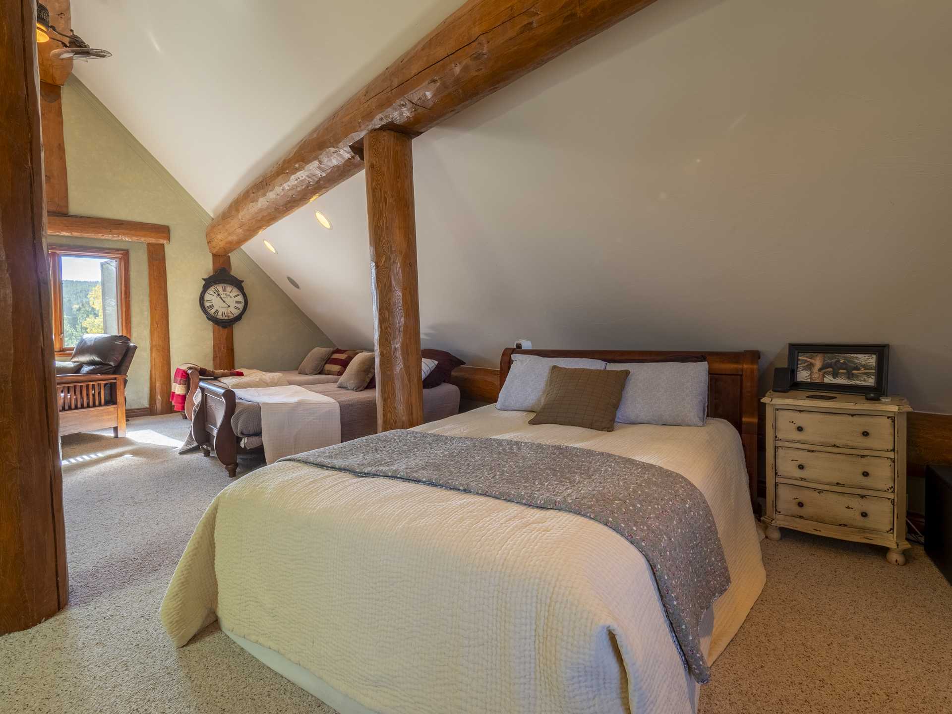 Bonus room with 3 double beds