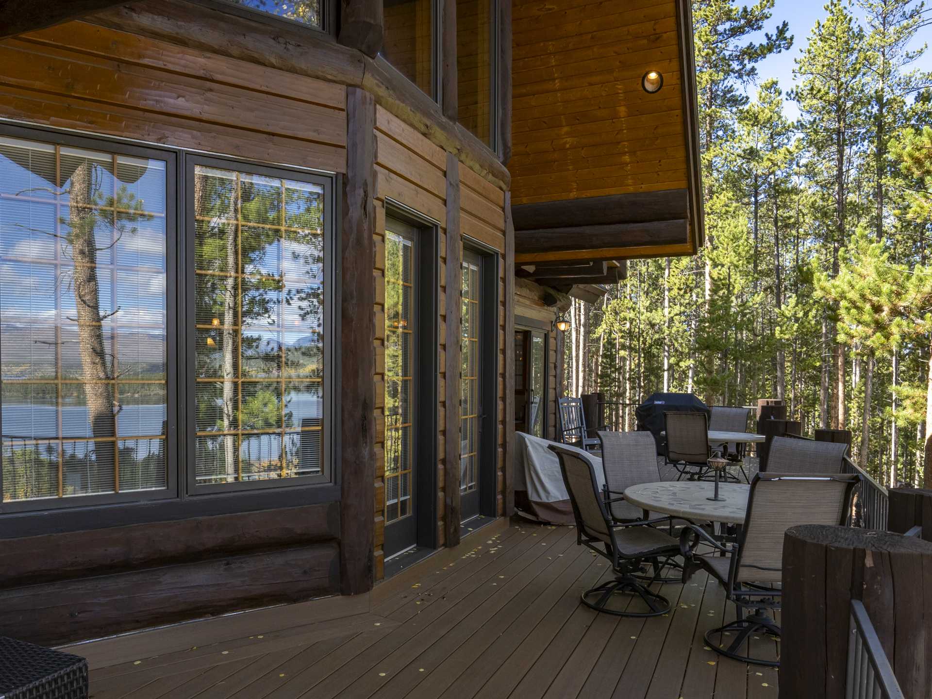 Deck with views of Lake Shadow Mountain